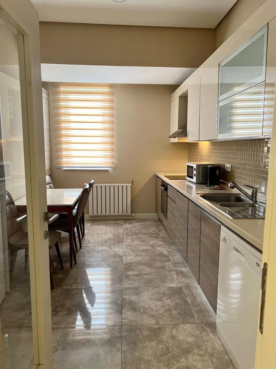 Bishkek Park Residence Bagian luar foto