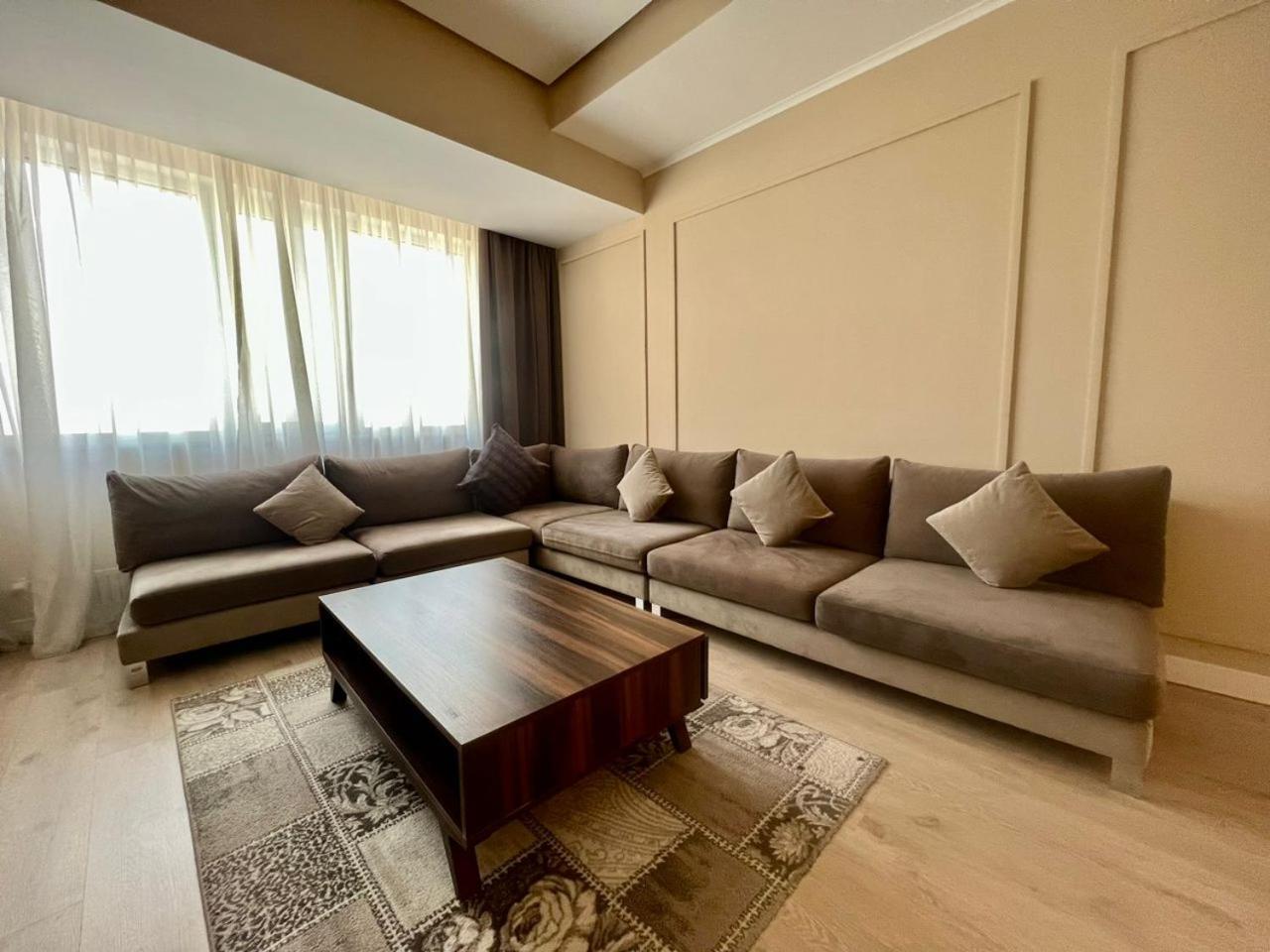 Bishkek Park Residence Bagian luar foto