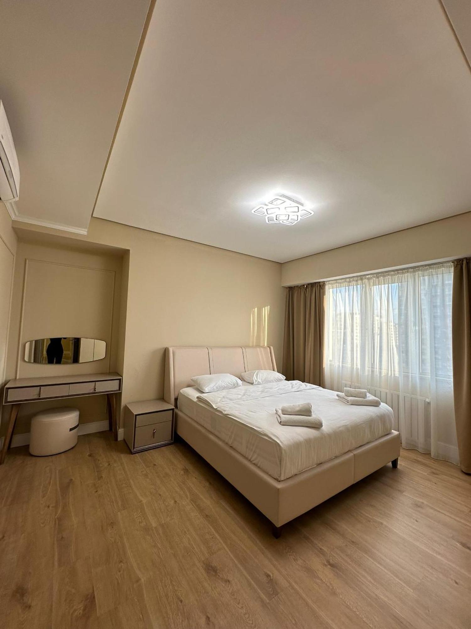 Bishkek Park Residence Bagian luar foto