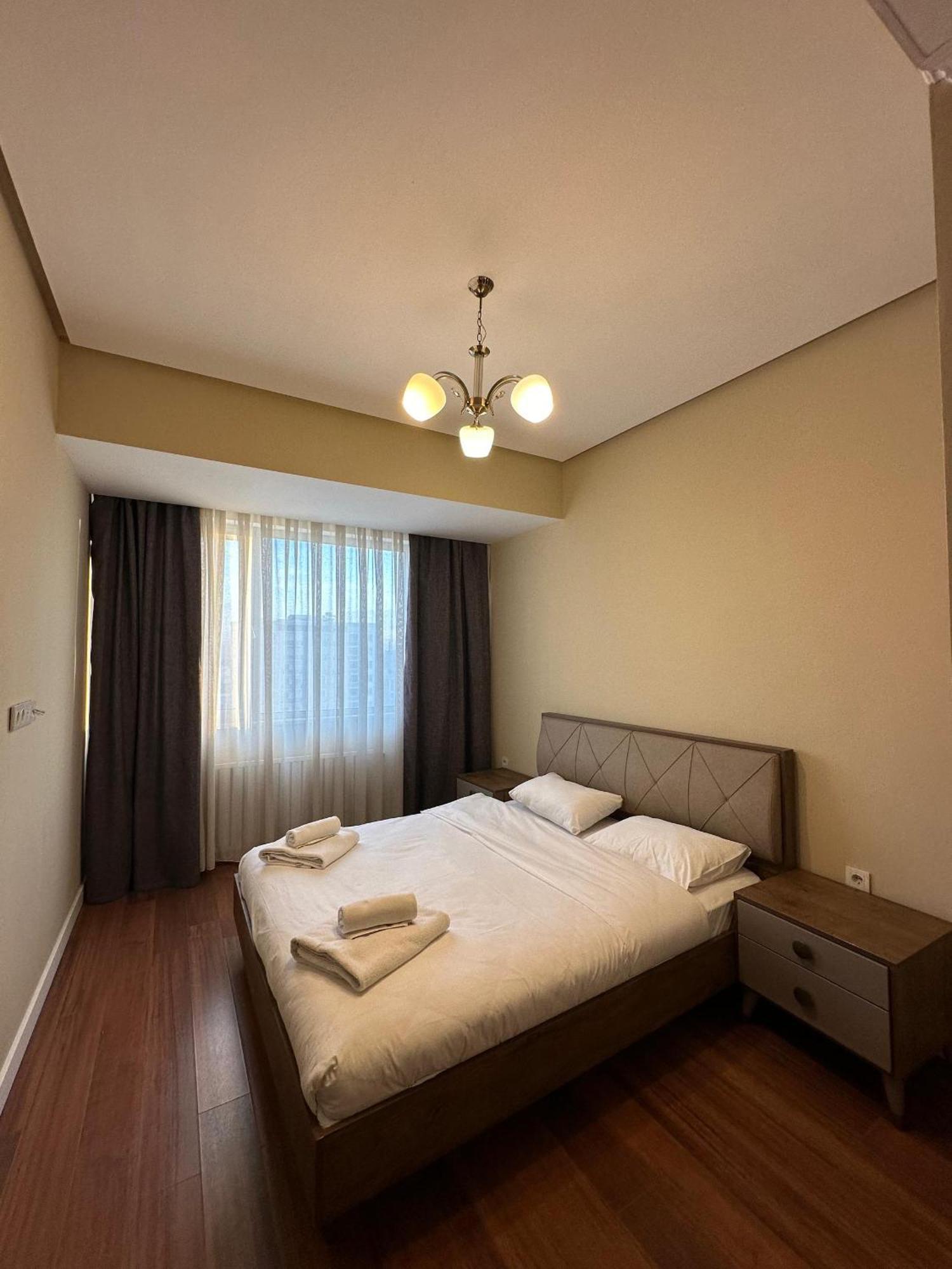 Bishkek Park Residence Bagian luar foto